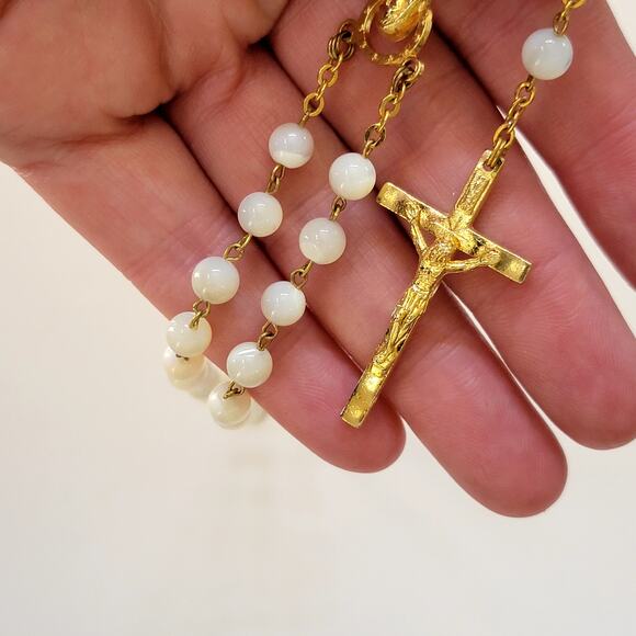 Vintage Rosary White Beads Gold Tone Crucifix Catholic Prayer Religious Jewelry - Picture 2 of 10